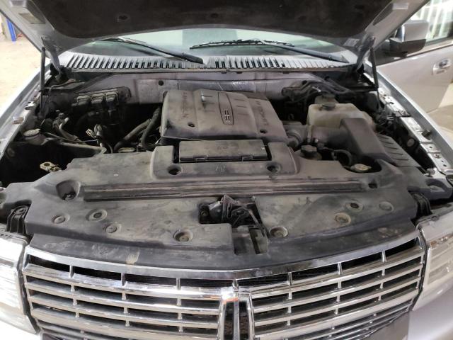 Photo 12 from auction – 2011 LINCOLN NAVIGATOR with VIN 5LMJJ2J56BEJ06443