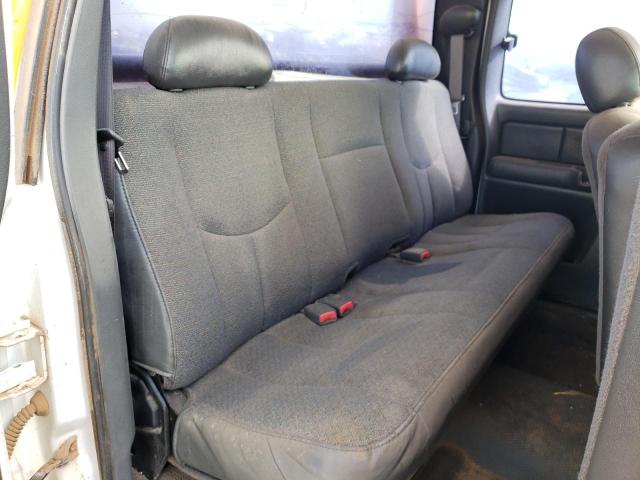 Photo 10 from auction – 2003 CHEVROLET SILVERADO with VIN 1GCHC29UX3E195351