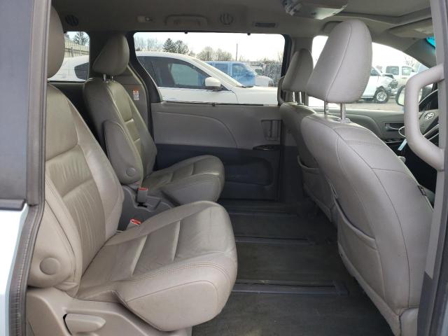 Photo 11 from auction – 2016 TOYOTA SIENNA XLE with VIN 5TDDK3DC5GS139565