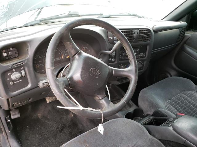 Photo 8 from auction – 2000 CHEVROLET BLAZER with VIN 1GNCT18W1YK281400