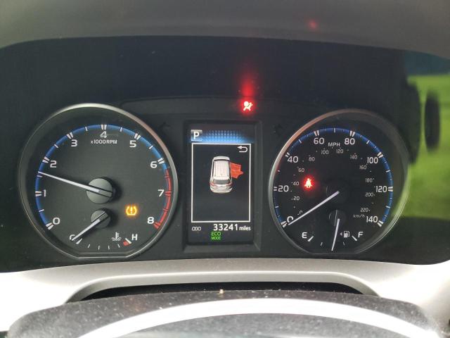 Photo 9 from auction – 2018 TOYOTA RAV4 with VIN JTMBFREV0JJ195741