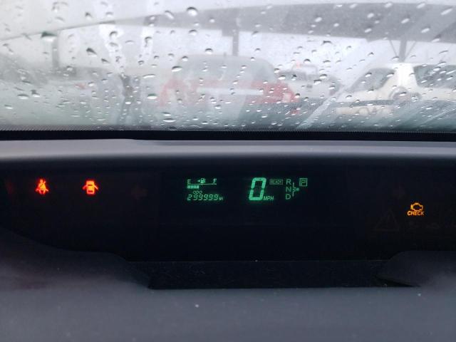 Photo 9 from auction – 2005 TOYOTA PRIUS with VIN JTDKB20U157018409