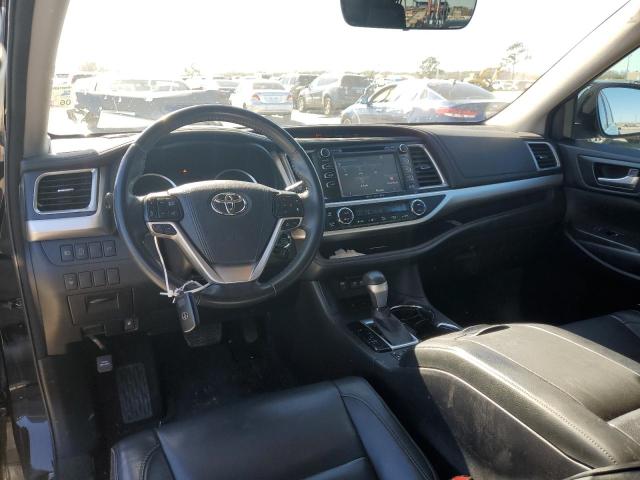 Photo 8 from auction – 2017 TOYOTA HIGHLANDER with VIN 5TDKZRFH4HS210285