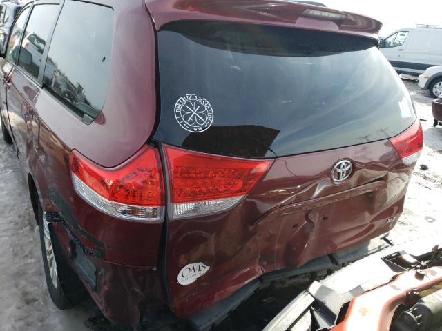 Photo 6 from auction – 2014 TOYOTA SIENNA XLE with VIN 5TDYK3DC0ES424222