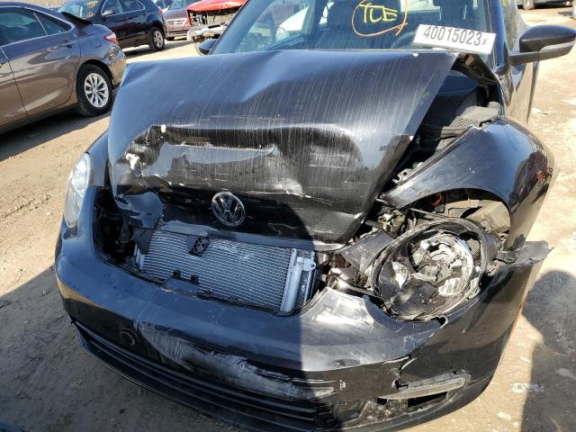 Photo 5 from auction – 2013 VOLKSWAGEN BEETLE with VIN 3VWHX7AT5DM659238