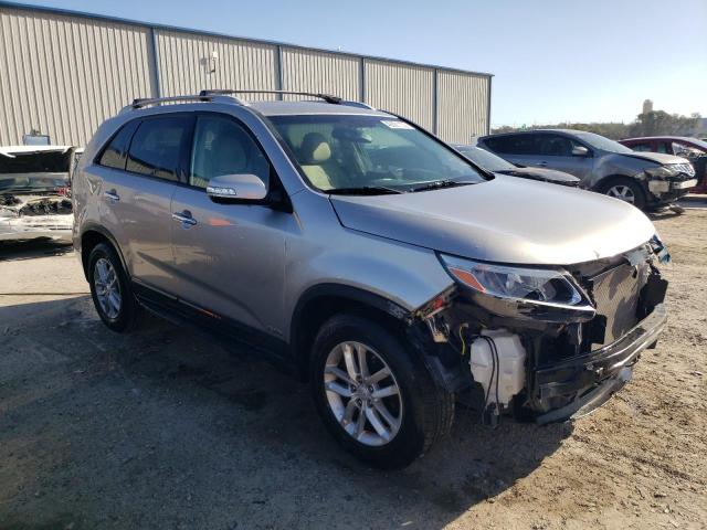 Photo 4 from auction – 2015 KIA SORENTO LX with VIN 5XYKTDA64FG559029