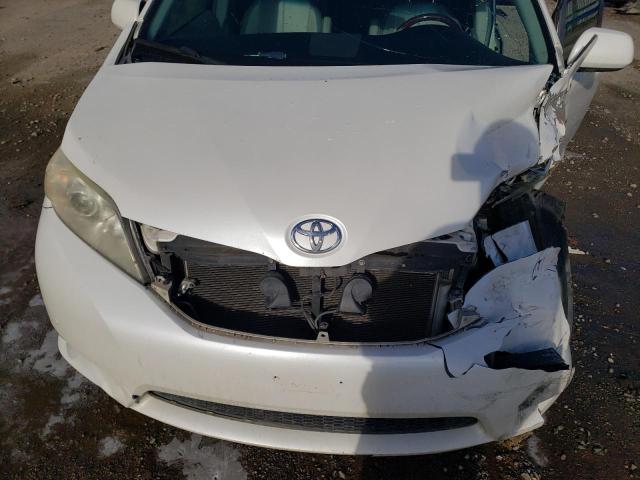 Photo 12 from auction – 2011 TOYOTA SIENNA XLE with VIN 5TDYK3DC2BS004716