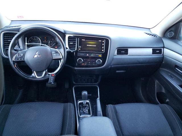 Photo 8 from auction – 2017 MITSUBISHI OUTLANDER with VIN JA4AD3A30HZ022651