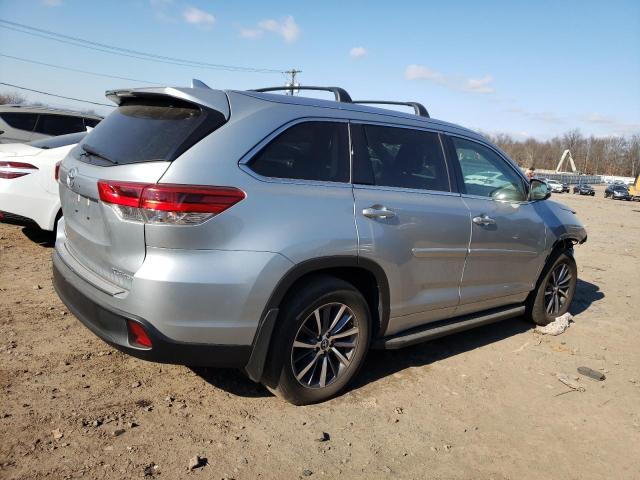 Photo 3 from auction – 2018 TOYOTA HIGHLANDER with VIN 5TDJZRFHXJS537243