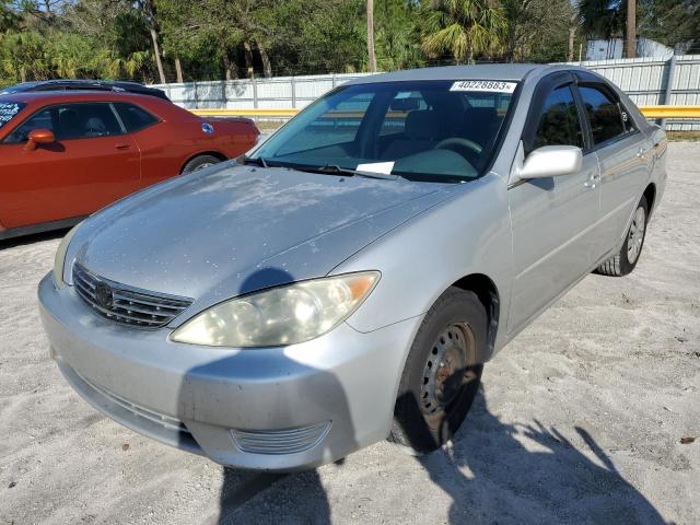 TOYOTA CAMRY LE 2005 with VIN 4T1BE32K35U036352 - Photo from auction