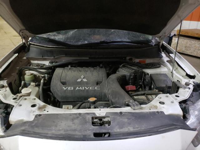 Photo 12 from auction – 2011 MITSUBISHI OUTLANDER with VIN JA4JT5AX1BU602965