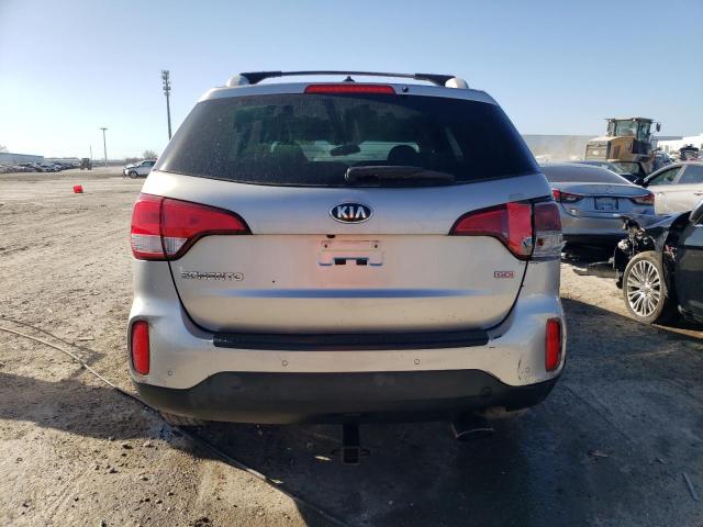 Photo 6 from auction – 2015 KIA SORENTO LX with VIN 5XYKTDA64FG559029