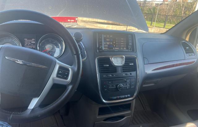 Photo 9 from auction – 2014 CHRYSLER TOWN & COU with VIN 2C4RC1BG0ER437959