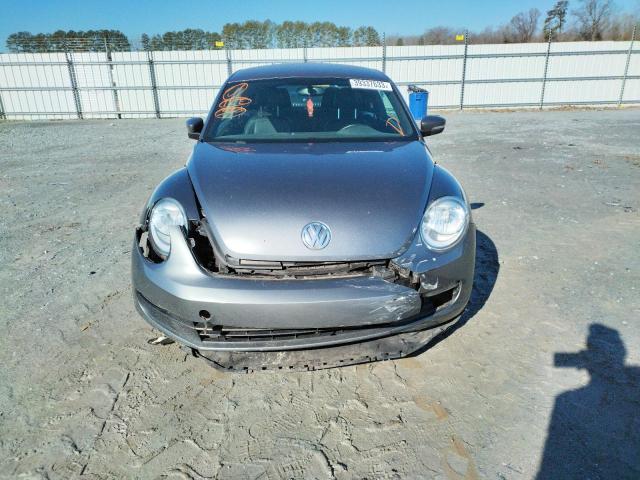 Photo 5 from auction – 2013 VOLKSWAGEN BEETLE with VIN 3VWJP7AT2DM605994