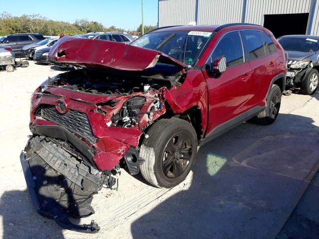 TOYOTA RAV4 XLE 2021 with VIN JTMW1RFV2MD065591 - Photo from auction