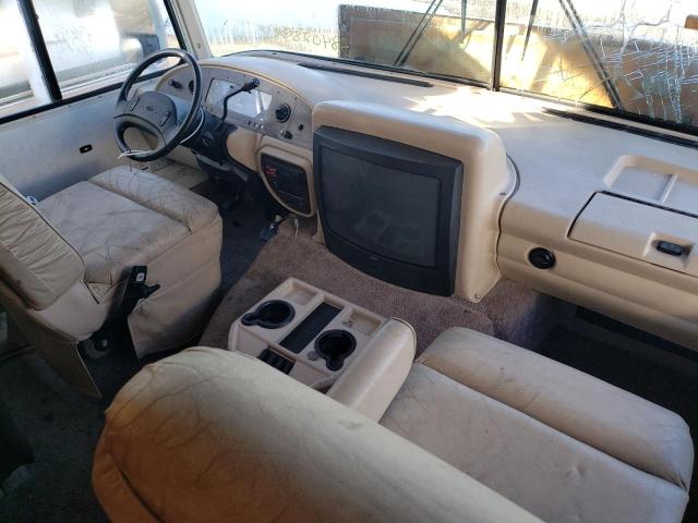 Photo 5 from auction – 1998 WIND MOTORHOME with VIN 3FCMF53G9VJA21716