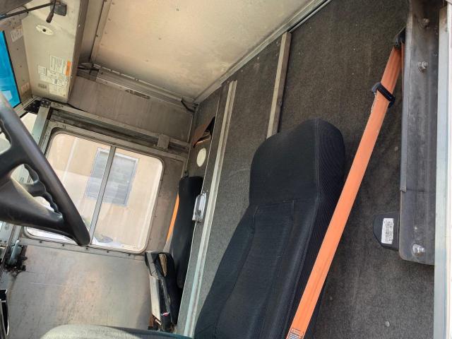 Photo 6 from auction – 2004 FREIGHTLINER CHASSIS M with VIN 4UZAANBW44CN46736