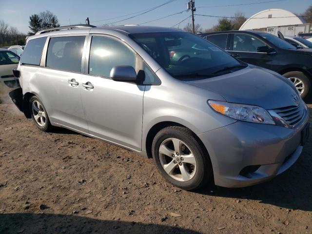 Photo 4 from auction – 2015 TOYOTA SIENNA LE with VIN 5TDKK3DC3FS537797