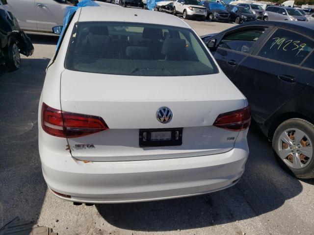 Photo 6 from auction – 2018 VOLKSWAGEN JETTA S with VIN 3VW2B7AJ2JM233683