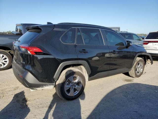 Photo 3 from auction – 2022 TOYOTA RAV4 XLE with VIN 2T3W1RFV2NW227787