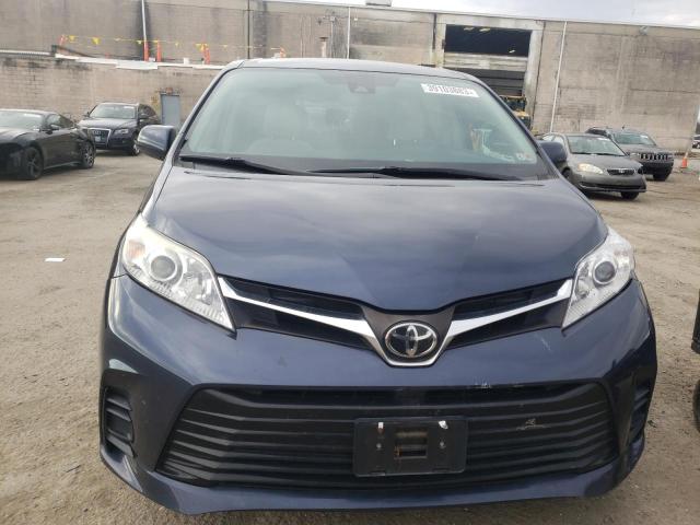 Photo 5 from auction – 2018 TOYOTA SIENNA LE with VIN 5TDKZ3DC2JS902247