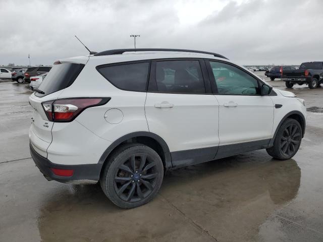 Photo 3 from auction – 2017 FORD ESCAPE SE with VIN 1FMCU9GD8HUE52244