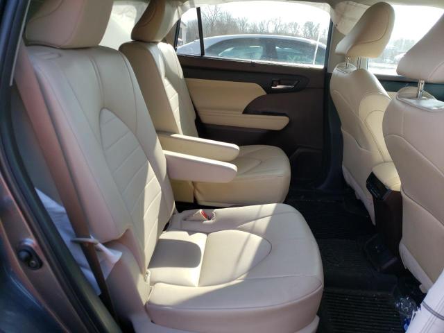 Photo 11 from auction – 2022 TOYOTA HIGHLANDER with VIN 5TDGZRBH7NS560999