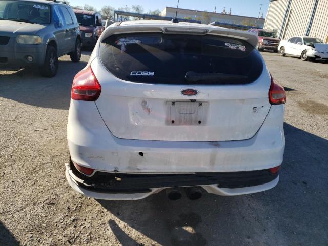 Photo 6 from auction – 2017 FORD FOCUS ST with VIN 1FADP3L92HL299614