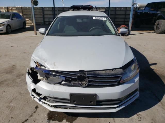 Photo 5 from auction – 2017 VOLKSWAGEN JETTA S with VIN 3VW2B7AJ0HM376819