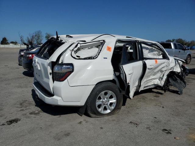 Photo 3 from auction – 2019 TOYOTA 4RUNNER SR with VIN JTEZU5JR2K5195039