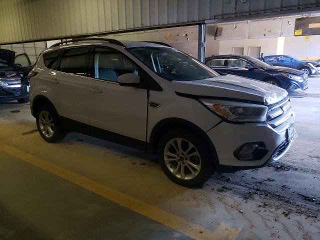 Photo 4 from auction – 2017 FORD ESCAPE SE with VIN 1FMCU9GD4HUC03827