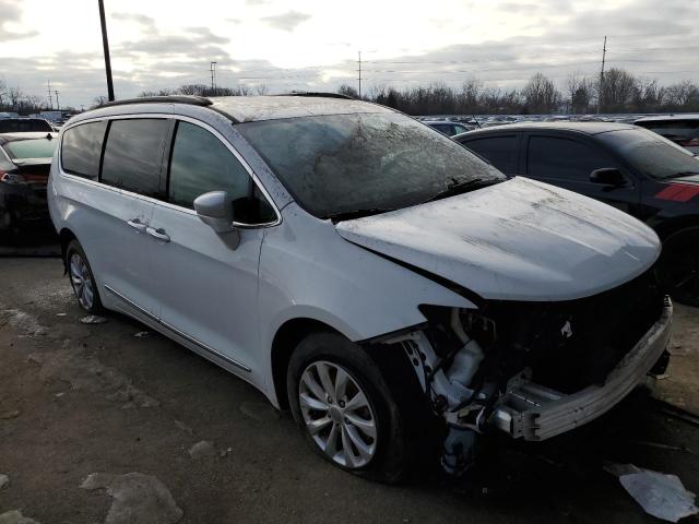 Photo 4 from auction – 2017 CHRYSLER PACIFICA T with VIN 2C4RC1BG5HR670532