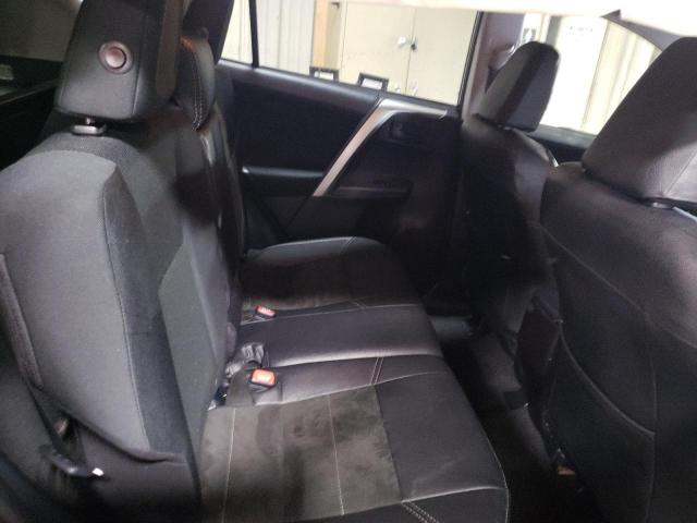 Photo 10 from auction – 2015 TOYOTA RAV4 LE with VIN JTMBFREV8FD117195
