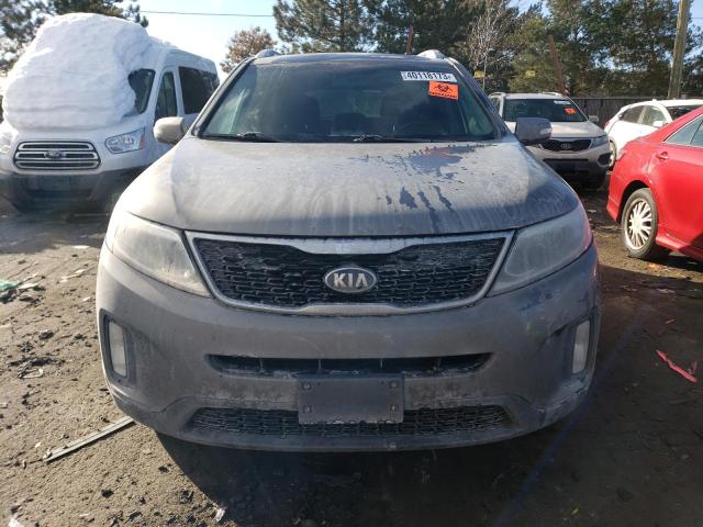 Photo 5 from auction – 2015 KIA SORENTO LX with VIN 5XYKTCA62FG557080