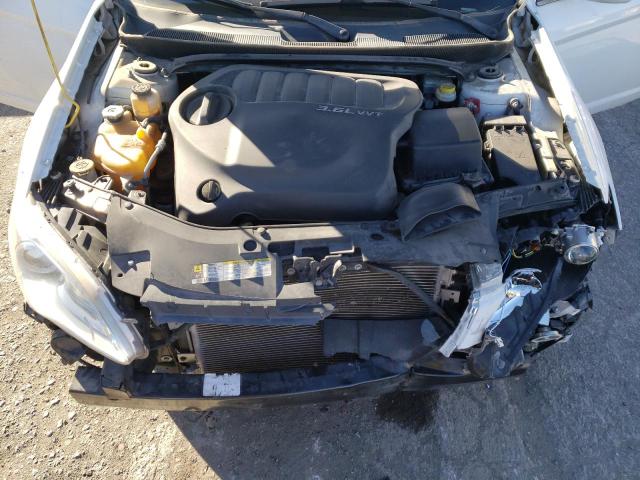 Photo 11 from auction – 2013 CHRYSLER 200 TOURIN with VIN 1C3CCBBG1DN658966