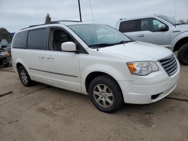Photo 4 from auction – 2010 CHRYSLER TOWN & COU with VIN 2A4RR5D15AR143038