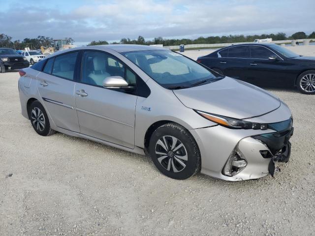 Photo 4 from auction – 2017 TOYOTA PRIUS PRIM with VIN JTDKARFP2H3026737