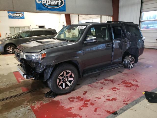 TOYOTA 4RUNNER SR 2022 with VIN JTERU5JRXN6055240 - Photo from auction