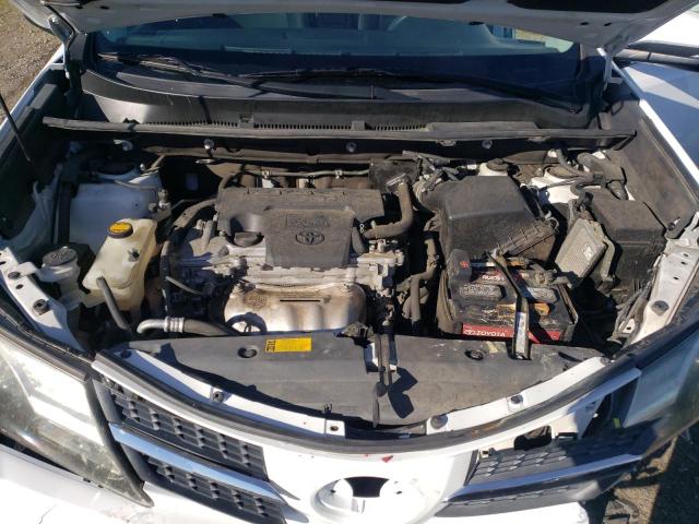 Photo 11 from auction – 2015 TOYOTA RAV4 XLE with VIN 2T3RFREV3FW235933