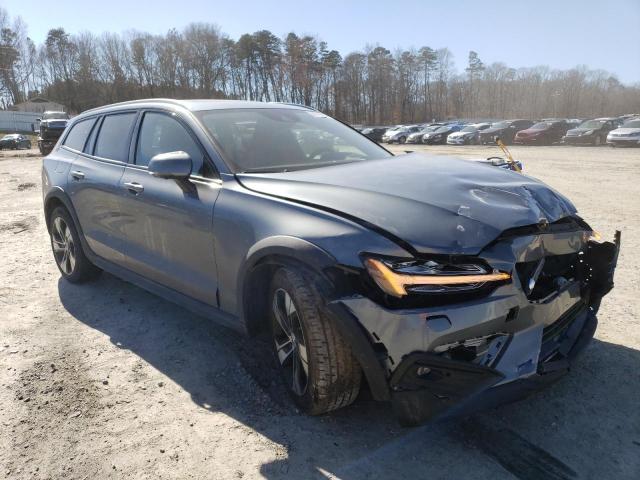 Photo 4 from auction – 2020 VOLVO V60 CROSS with VIN YV4102WK5L1035461