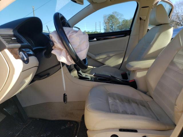 Photo 7 from auction – 2015 VOLKSWAGEN PASSAT SEL with VIN 1VWCV7A39FC022938