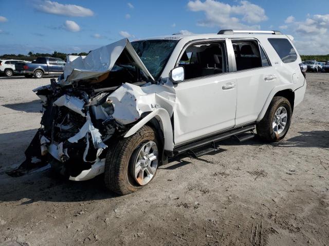 TOYOTA 4RUNNER SR 2022 with VIN JTEEU5JR0N5261414 - Photo from auction