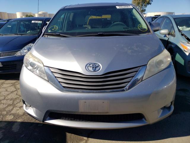 Photo 5 from auction – 2014 TOYOTA SIENNA XLE with VIN 5TDYK3DC7ES442832