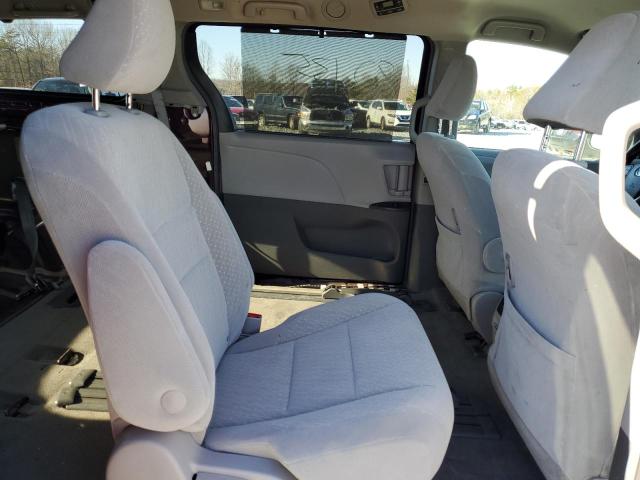 Photo 11 from auction – 2018 TOYOTA SIENNA LE with VIN 5TDKZ3DCXJS919782