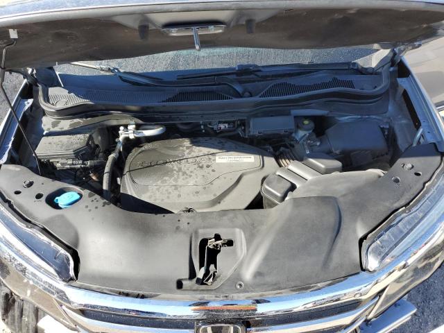 Photo 11 from auction – 2017 HONDA PILOT TOUR with VIN 5FNYF6H90HB015733