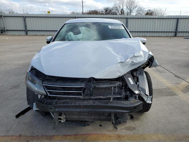Photo 5 from auction – 2017 VOLKSWAGEN JETTA S with VIN 3VW2B7AJ2HM233449