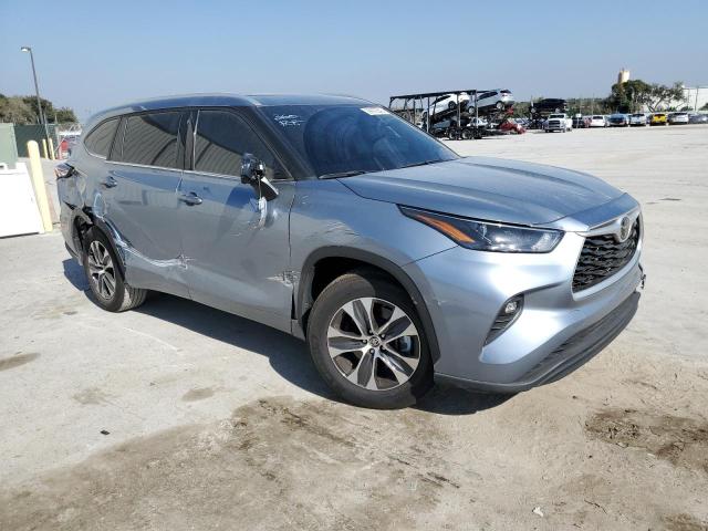 Photo 4 from auction – 2022 TOYOTA HIGHLANDER with VIN 5TDGZRAH8NS097675