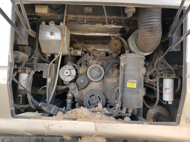 Photo 7 from auction – 2000 MONA MOTOR HOME with VIN 1RF120611Y2010074