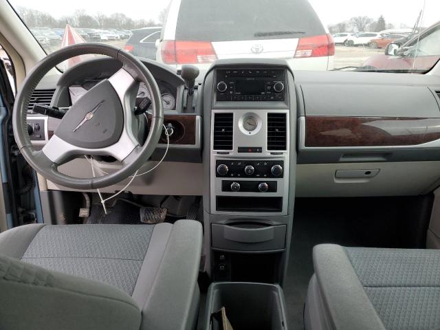 Photo 8 from auction – 2010 CHRYSLER TOWN & COU with VIN 2A4RR5D17AR176610