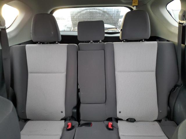 Photo 10 from auction – 2015 TOYOTA RAV4 LE with VIN JTMBFREV1FJ040266